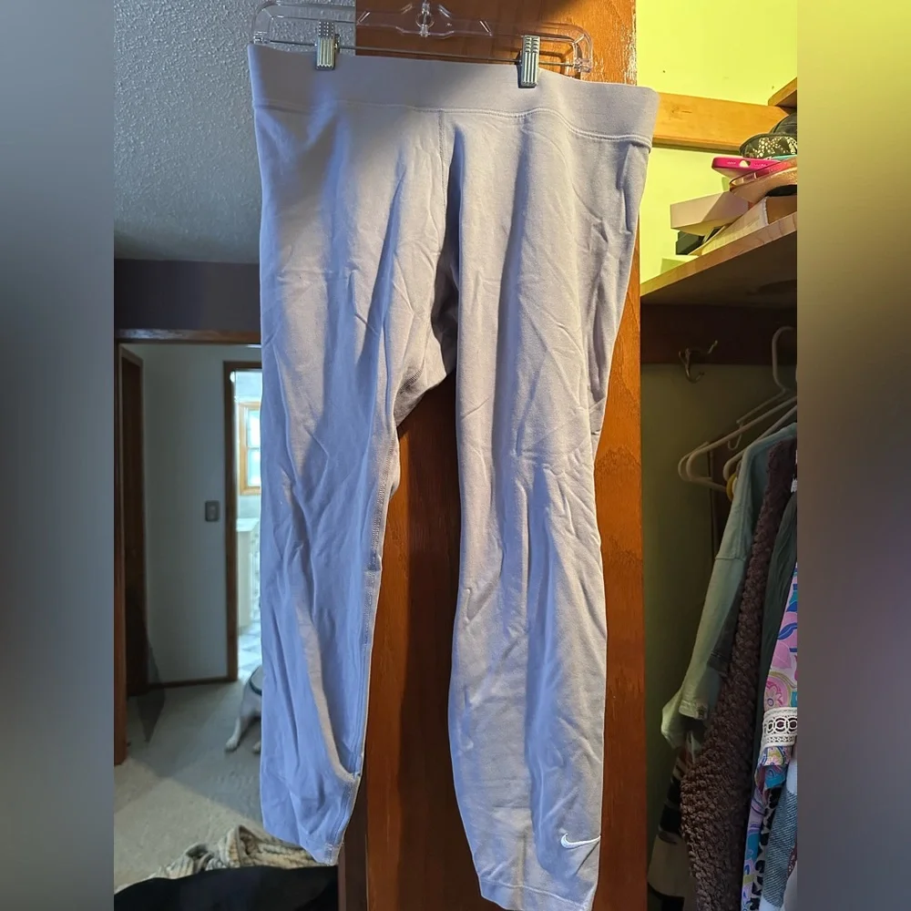 Light Lavender Nike leggings - Picture 1 of 4